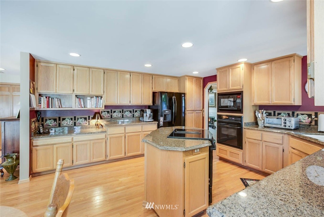 13836 Southeast 158th Street Renton, WA 98058 - Photo 9 of 25 Gallery Image 9