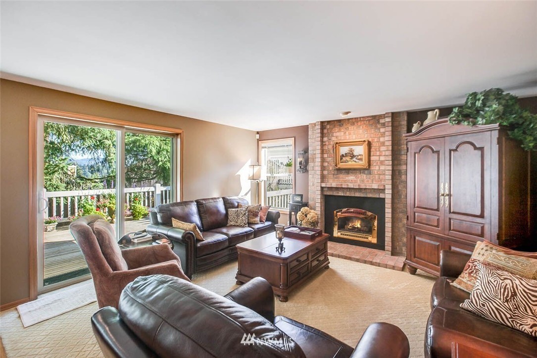 13836 Southeast 158th Street Renton, WA 98058 - Photo 10 of 25 Gallery Image 10