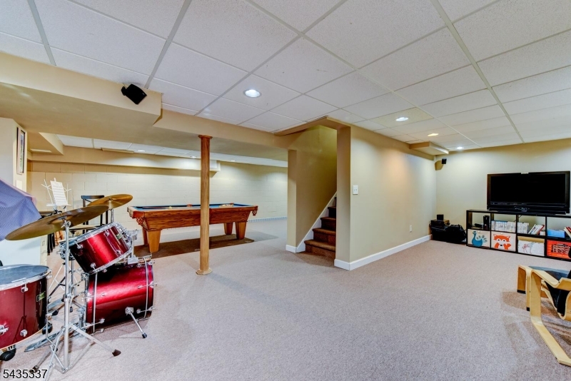 808 Columbus Avenue Raritan, NJ 08869 - Photo 33 of 47