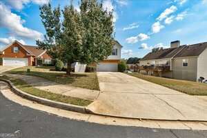 1604 Lady Maria Court Locust Grove, GA 30248 - Photo 4 of 37