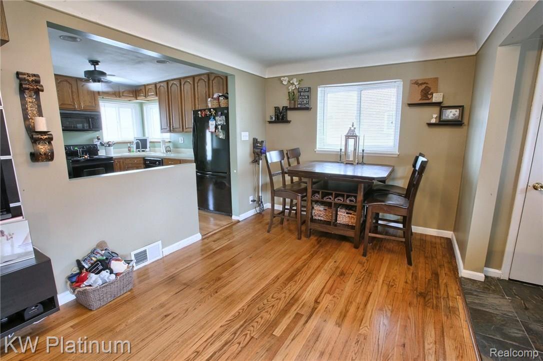 1649 Hampton Road Mount Clemens, MI 48043 - Photo 10 of 22 Dining_Room_2nd_View.jpg