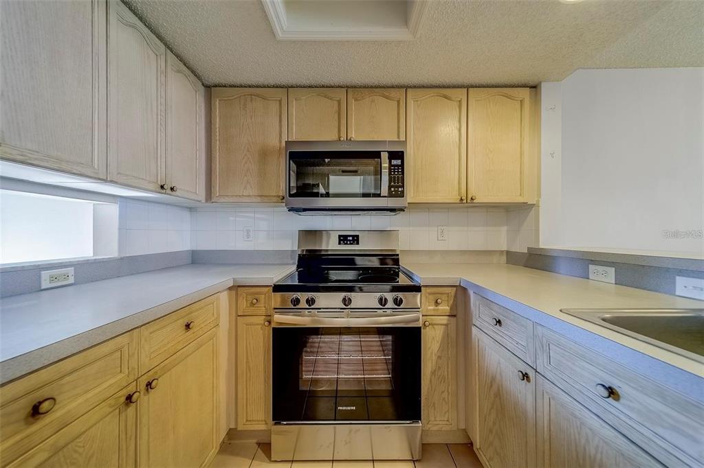 9209 Jake's Path Largo, FL 33771 - Photo 12 of 42