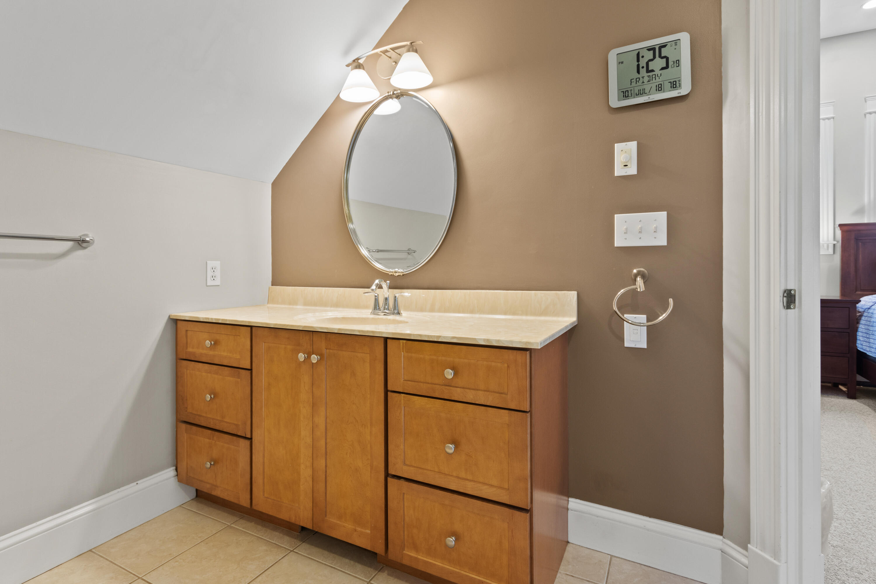 95 Ridge Road, Unit 22 Portland, ME 04103 - Photo 41 of 43 Primary Bathroom