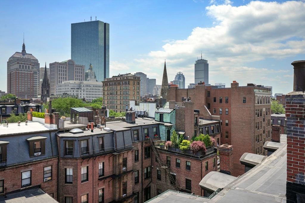 129 Beacon Street, Unit PH Boston, MA 02116 - Photo 35 of 40 a view of city with tall buildings