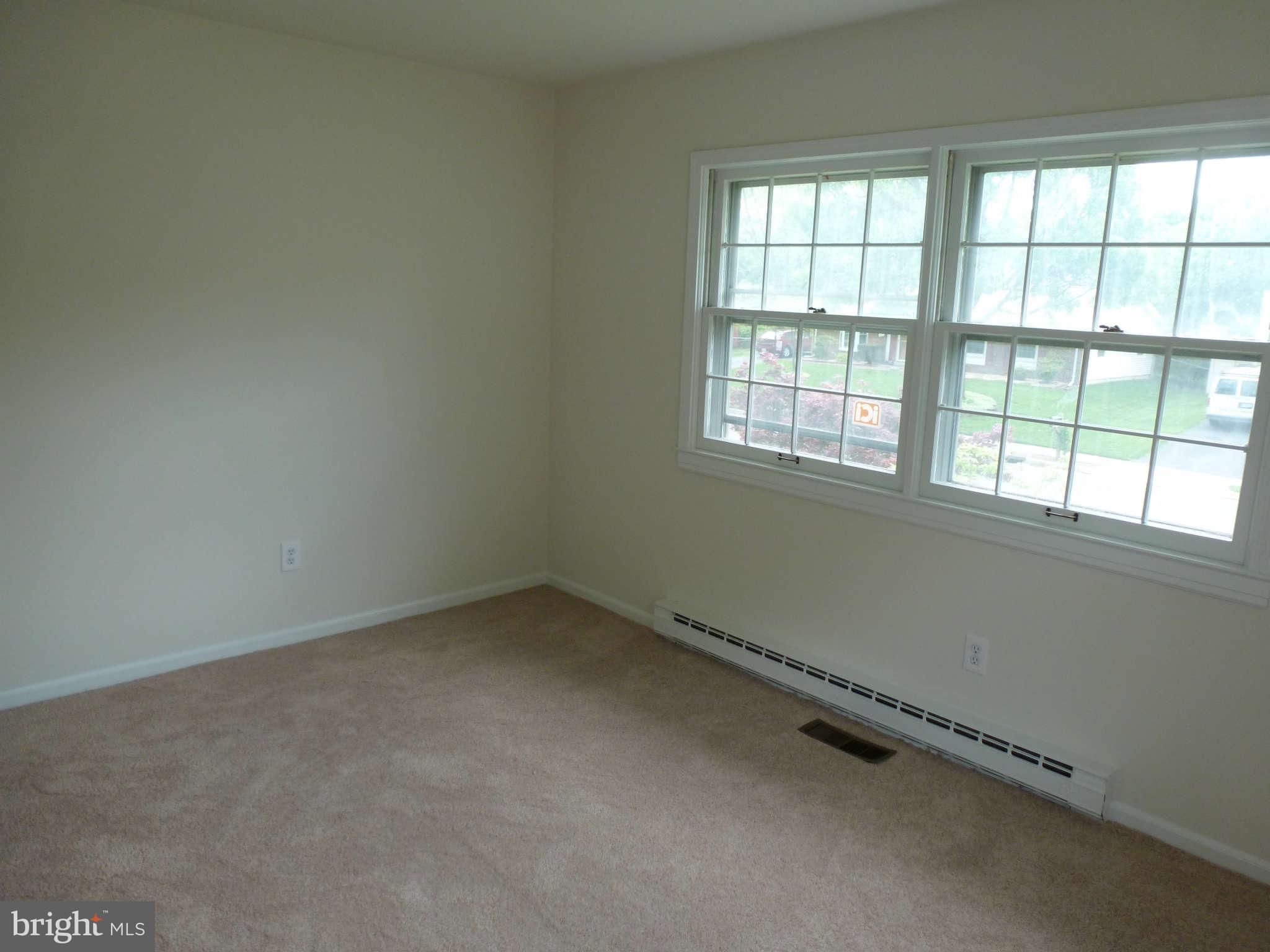 304 South Harrison Road Sterling, VA 20164 - Photo 17 of 29 Bedroom