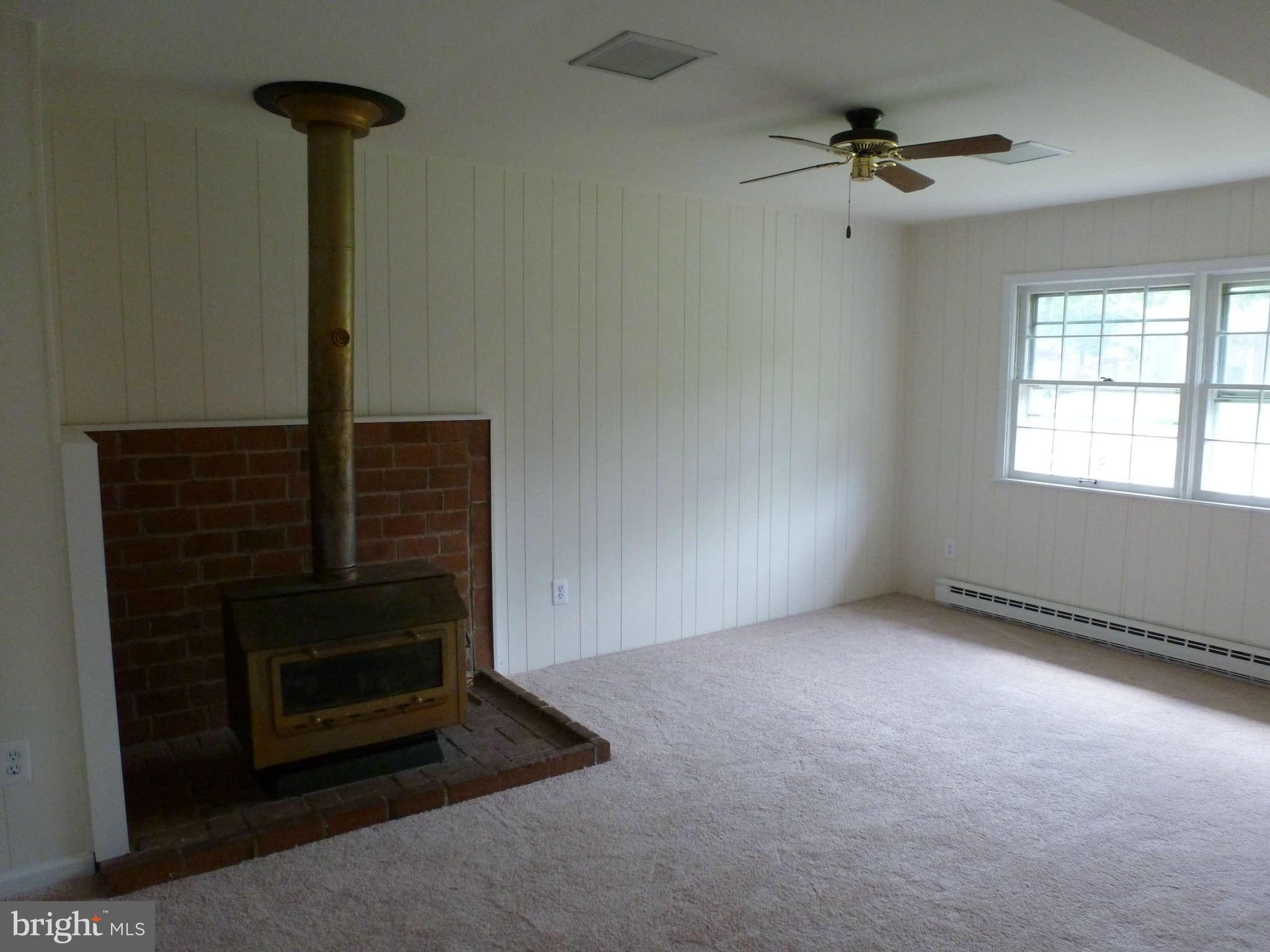 304 South Harrison Road Sterling, VA 20164 - Photo 8 of 29 Family Room