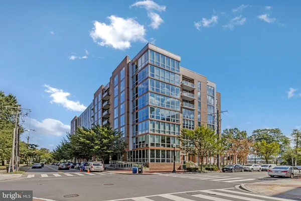 $1,390,000 | 88 V Street Southwest, Unit 801, Washington, DC 20024