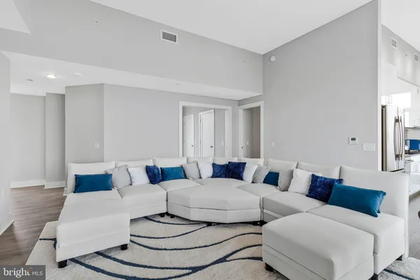 $1,390,000 | 88 V Street Southwest, Unit 801, Washington, DC 20024