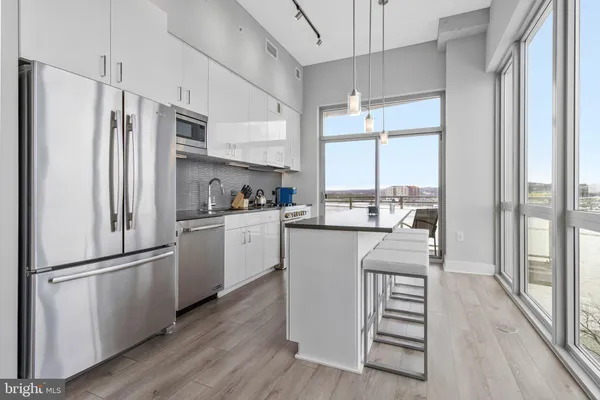 $1,390,000 | 88 V Street Southwest, Unit 801, Washington, DC 20024