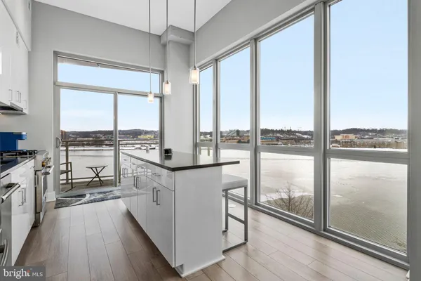 $1,390,000 | 88 V Street Southwest, Unit 801, Washington, DC 20024