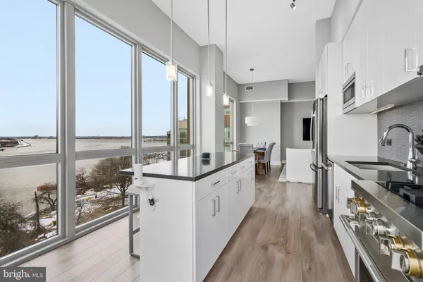 $1,390,000 | 88 V Street Southwest, Unit 801, Washington, DC 20024