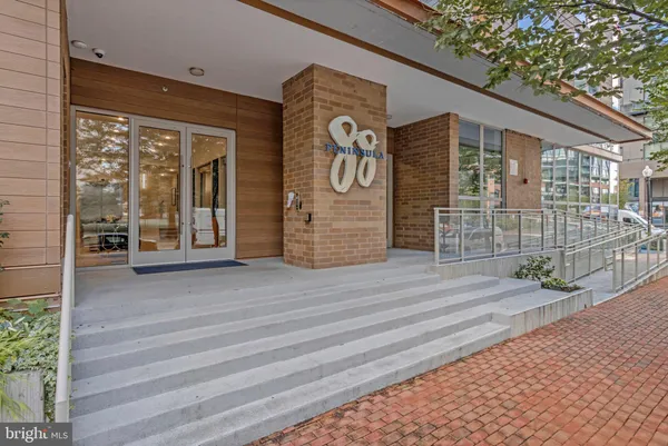 $1,390,000 | 88 V Street Southwest, Unit 801, Washington, DC 20024