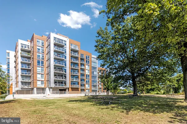 $1,390,000 | 88 V Street Southwest, Unit 801, Washington, DC 20024