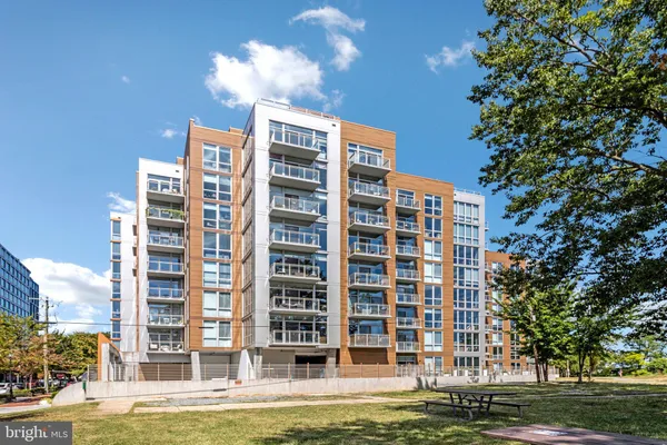 $1,390,000 | 88 V Street Southwest, Unit 801, Washington, DC 20024