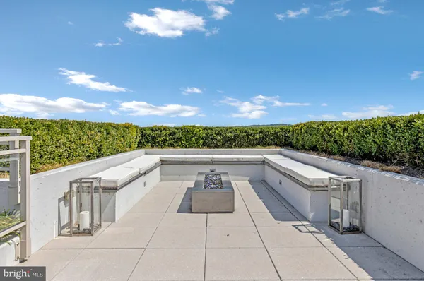 $1,390,000 | 88 V Street Southwest, Unit 801, Washington, DC 20024