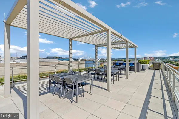 $1,390,000 | 88 V Street Southwest, Unit 801, Washington, DC 20024