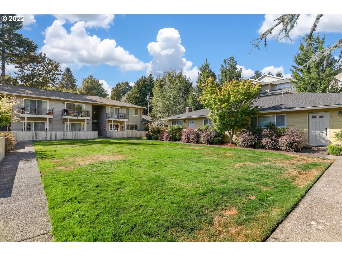 2529 Southwest Spring Garden Street, Unit 4 Portland, OR 97219 - Photo 4 of 32 Gallery Image 4