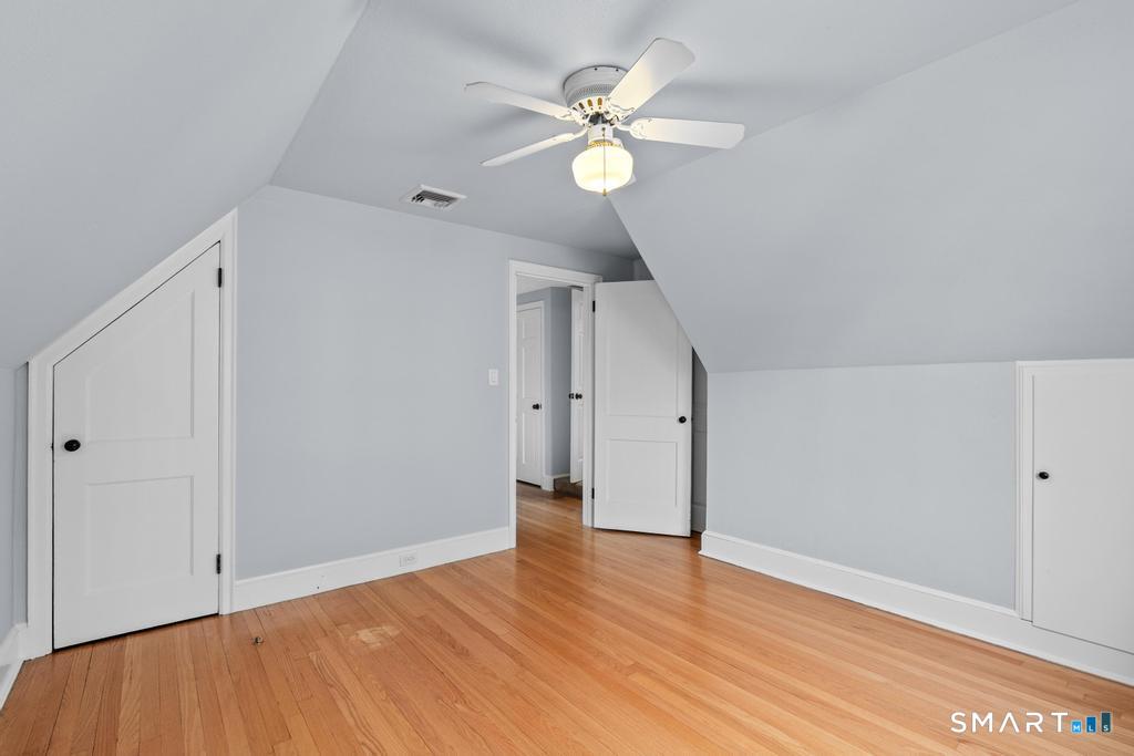 83 Meadowbrook Road West Hartford, CT 06107 - Photo 21 of 40