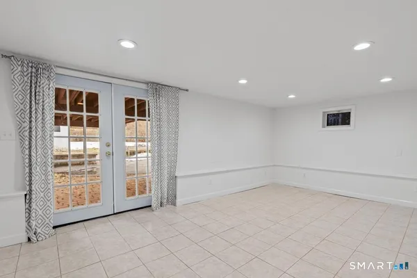 $4,000 | 83 Meadowbrook Road, West Hartford, CT 06107