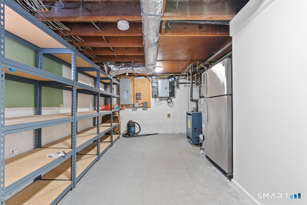 83 Meadowbrook Road West Hartford, CT 06107 - Photo 30 of 40