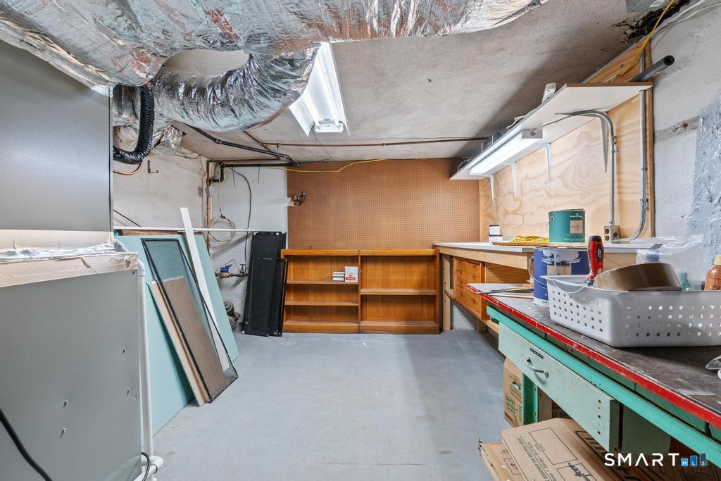 83 Meadowbrook Road West Hartford, CT 06107 - Photo 31 of 40