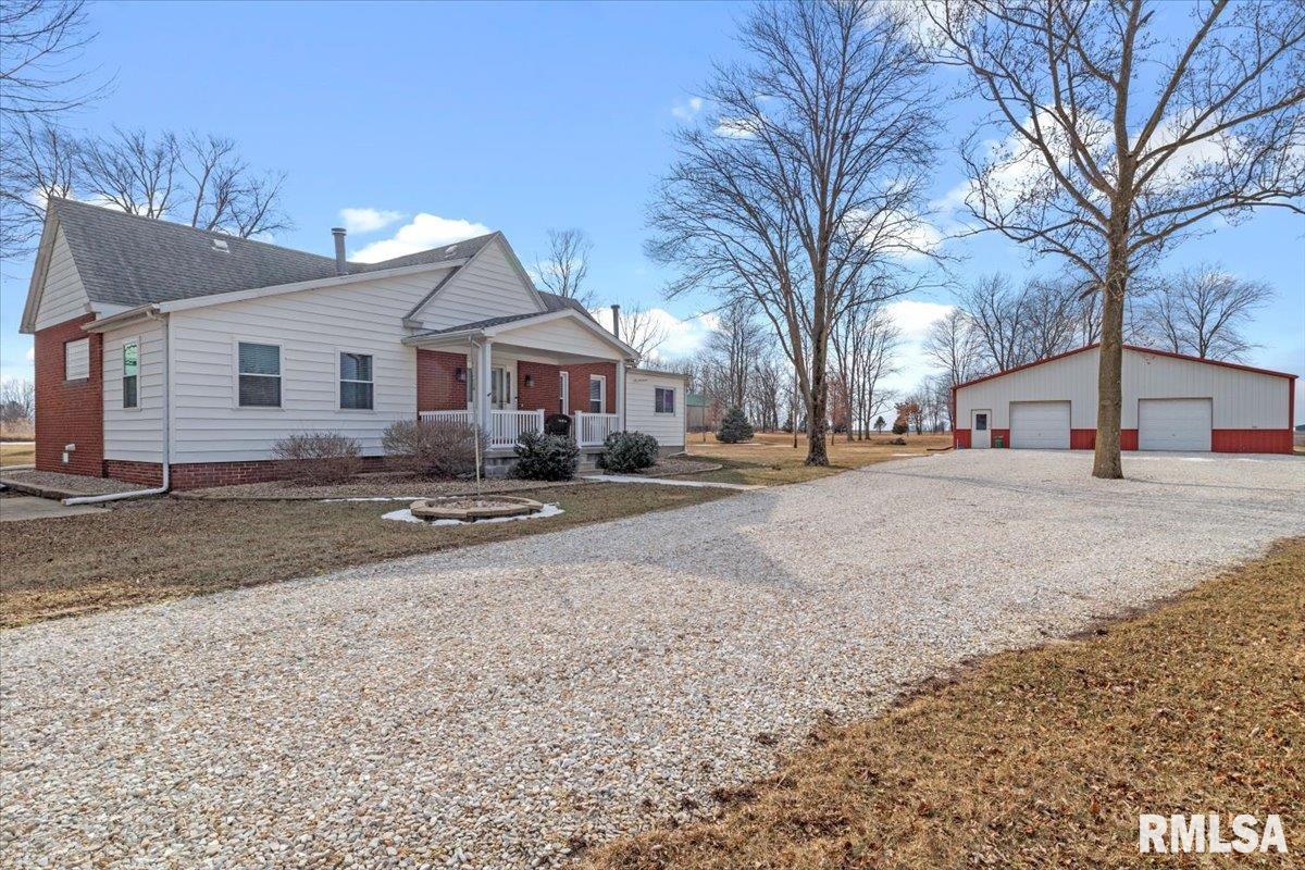 5475 Watret Road New Berlin, IL 62670 - Photo 2 of 33