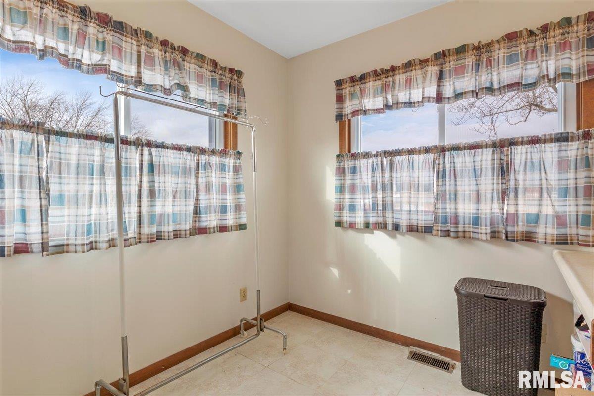 5475 Watret Road New Berlin, IL 62670 - Photo 29 of 33