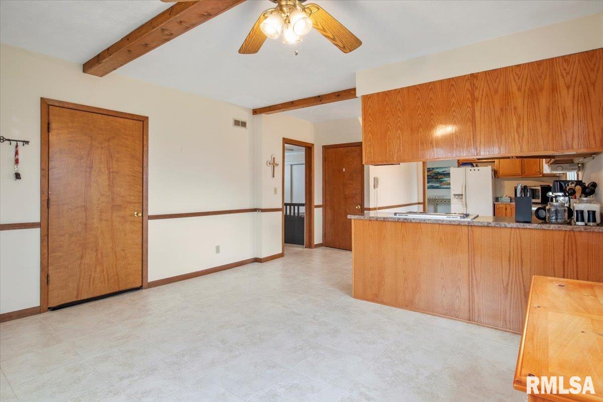 5475 Watret Road New Berlin, IL 62670 - Photo 9 of 33