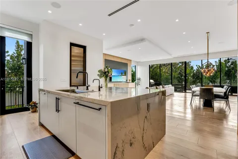 $9,995,000 | 9045 Hawthorne Avenue, Surfside, FL 33154