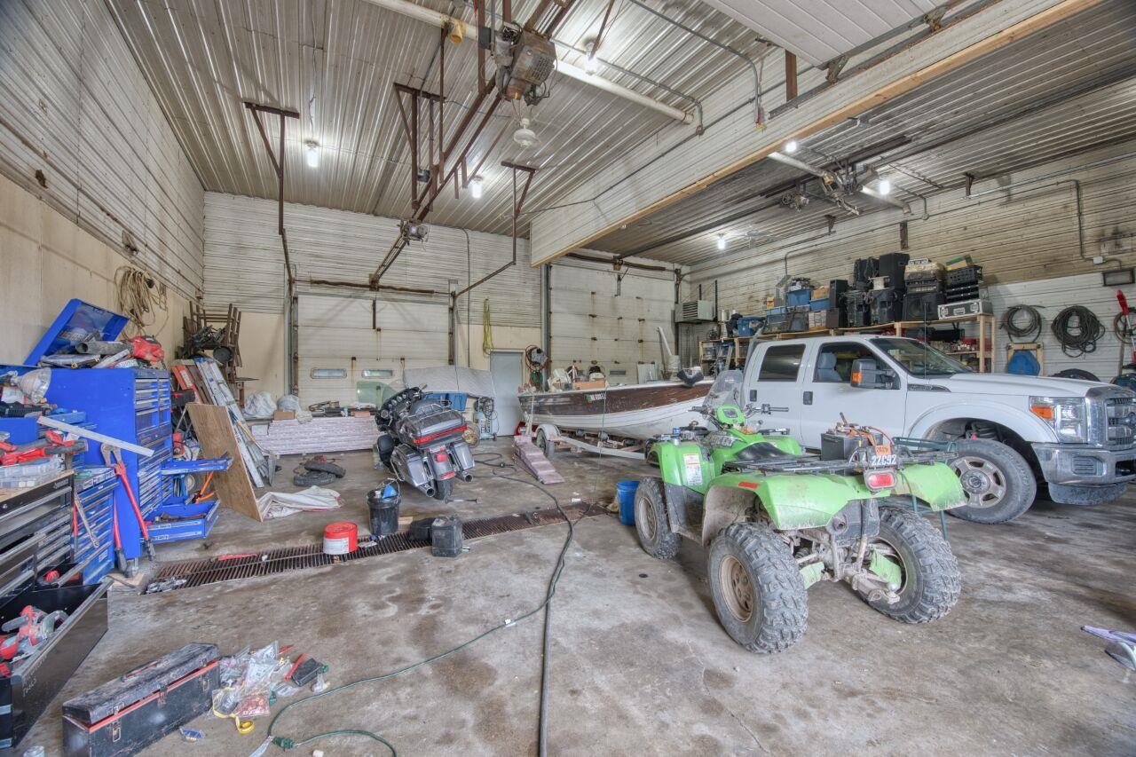 112 Highway 71 Big Falls, MN 56627 - Photo 2 of 35 Garage with metal wall