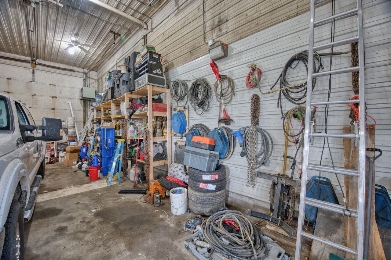 112 Highway 71 Big Falls, MN 56627 - Photo 3 of 35 Garage with metal wall