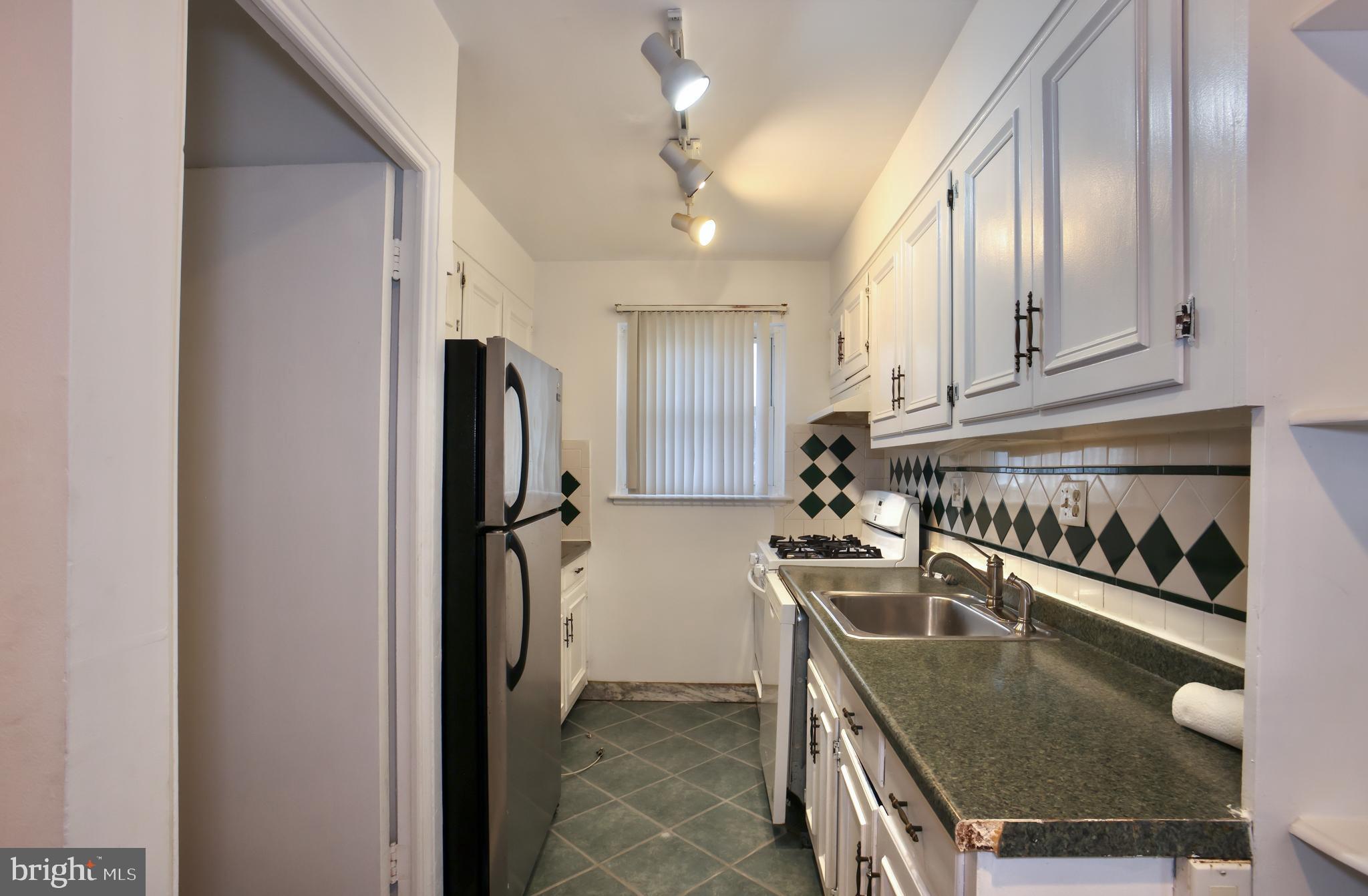 1110 Ruatan Street Silver Spring, MD 20903 - Photo 8 of 30 Gallery Image 8
