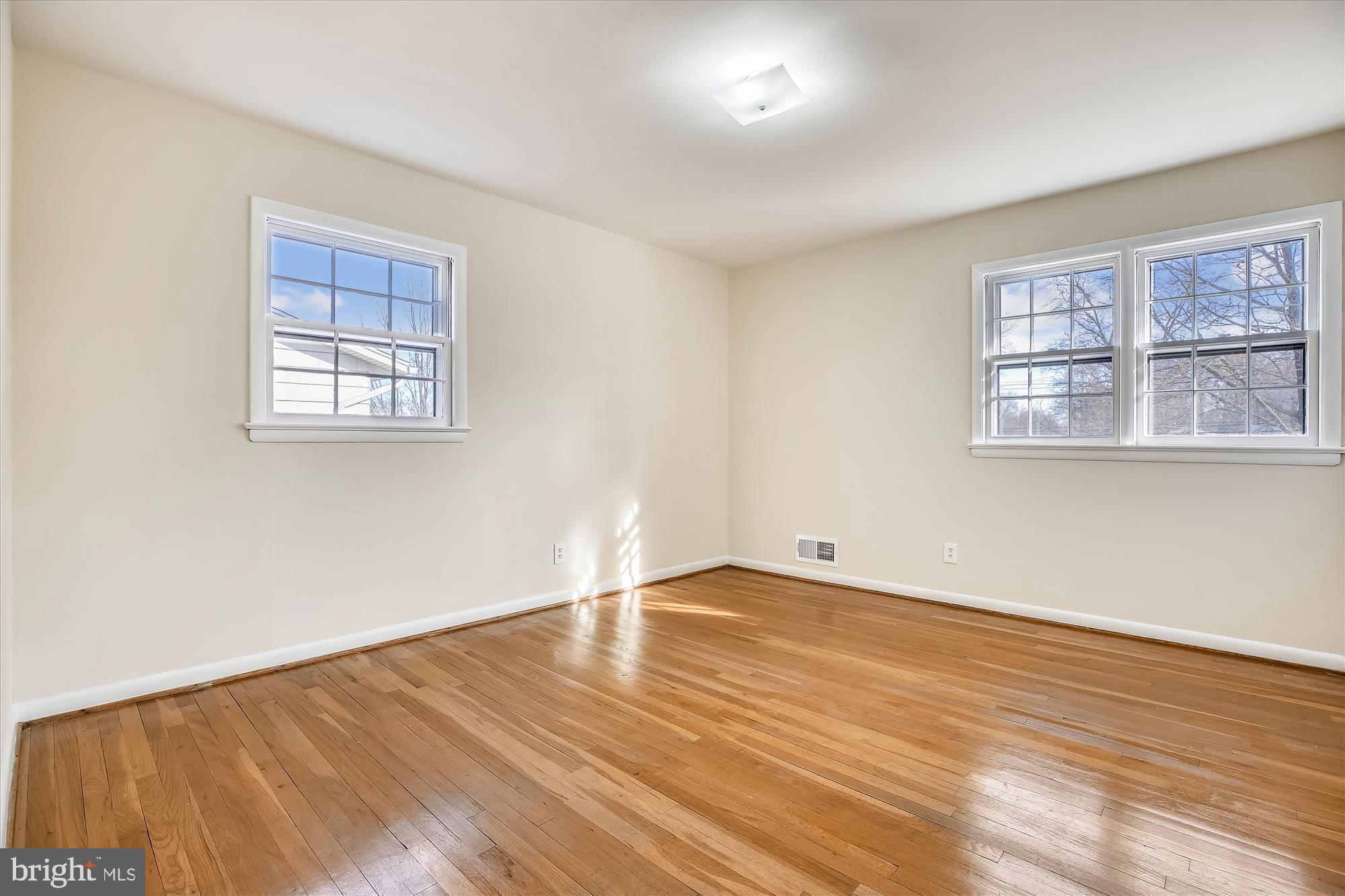 315 Hannes Street Silver Spring, MD 20901 - Photo 17 of 30 Bedroom 2