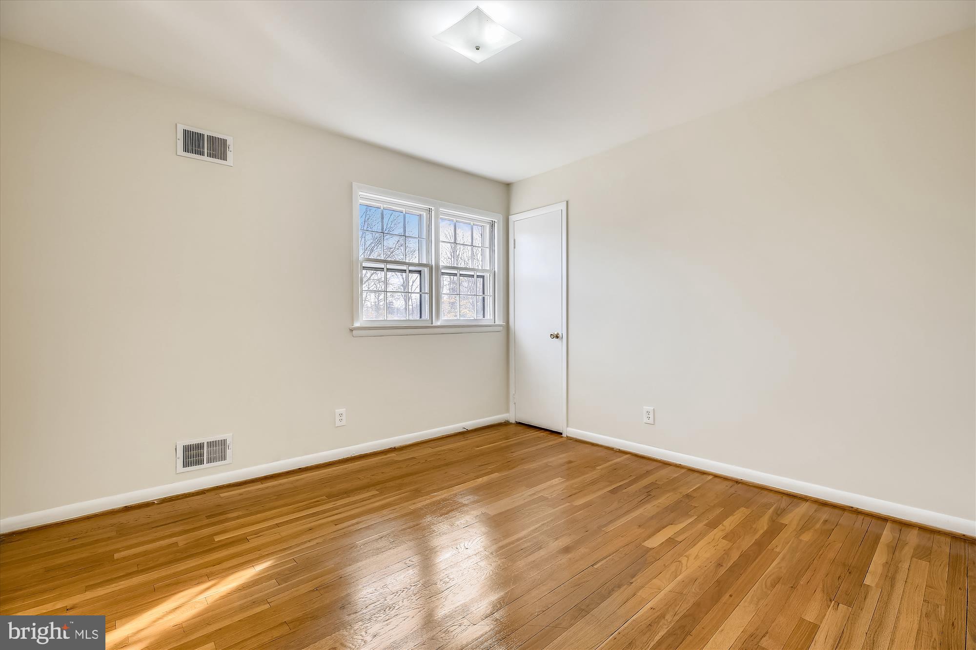 315 Hannes Street Silver Spring, MD 20901 - Photo 19 of 30 Bedroom 4