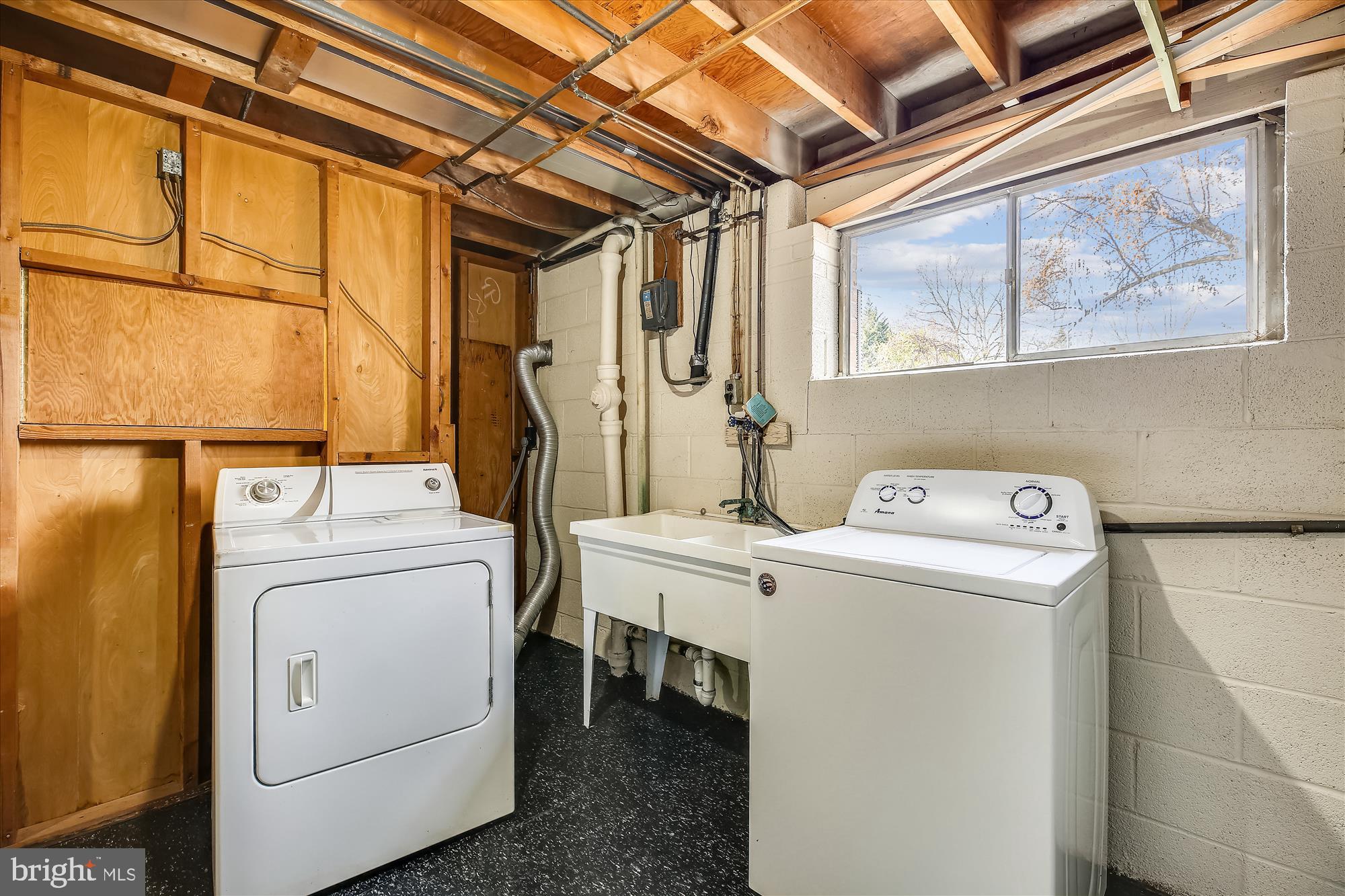 315 Hannes Street Silver Spring, MD 20901 - Photo 26 of 30 Washer/ Dryer