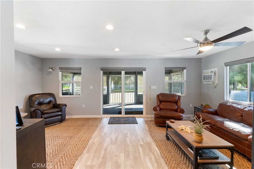 36000 Tenaja Truck Trail Fallbrook, CA 92028 - Photo 14 of 28 a living room with furniture