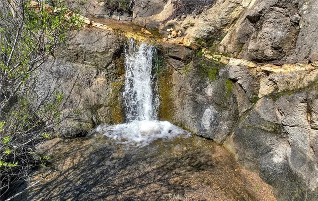 a view of outside area