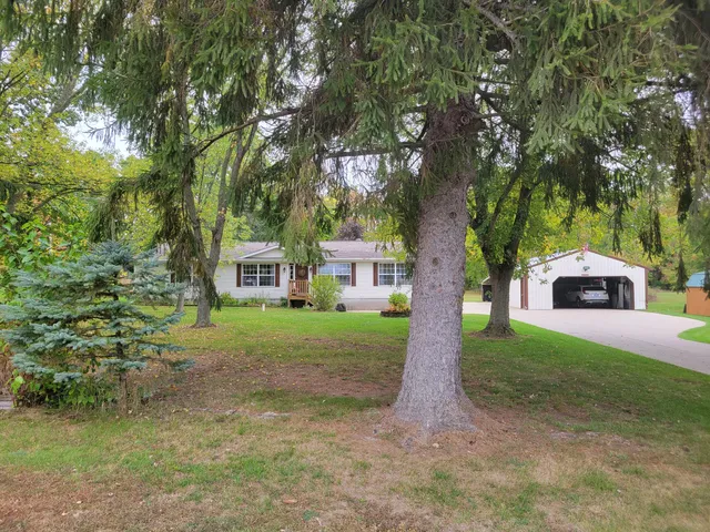 $272,000 | 25652 18th Avenue, Gobles, MI 49055