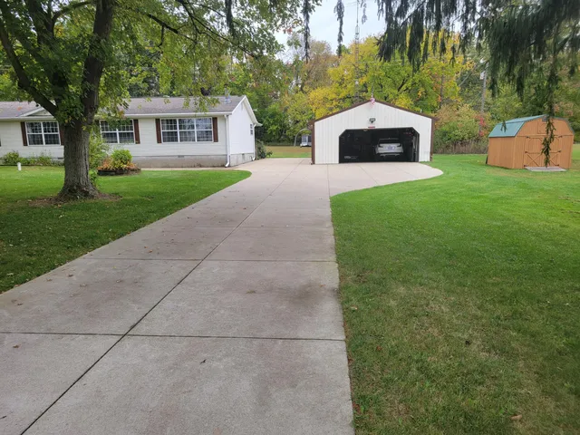$272,000 | 25652 18th Avenue, Gobles, MI 49055
