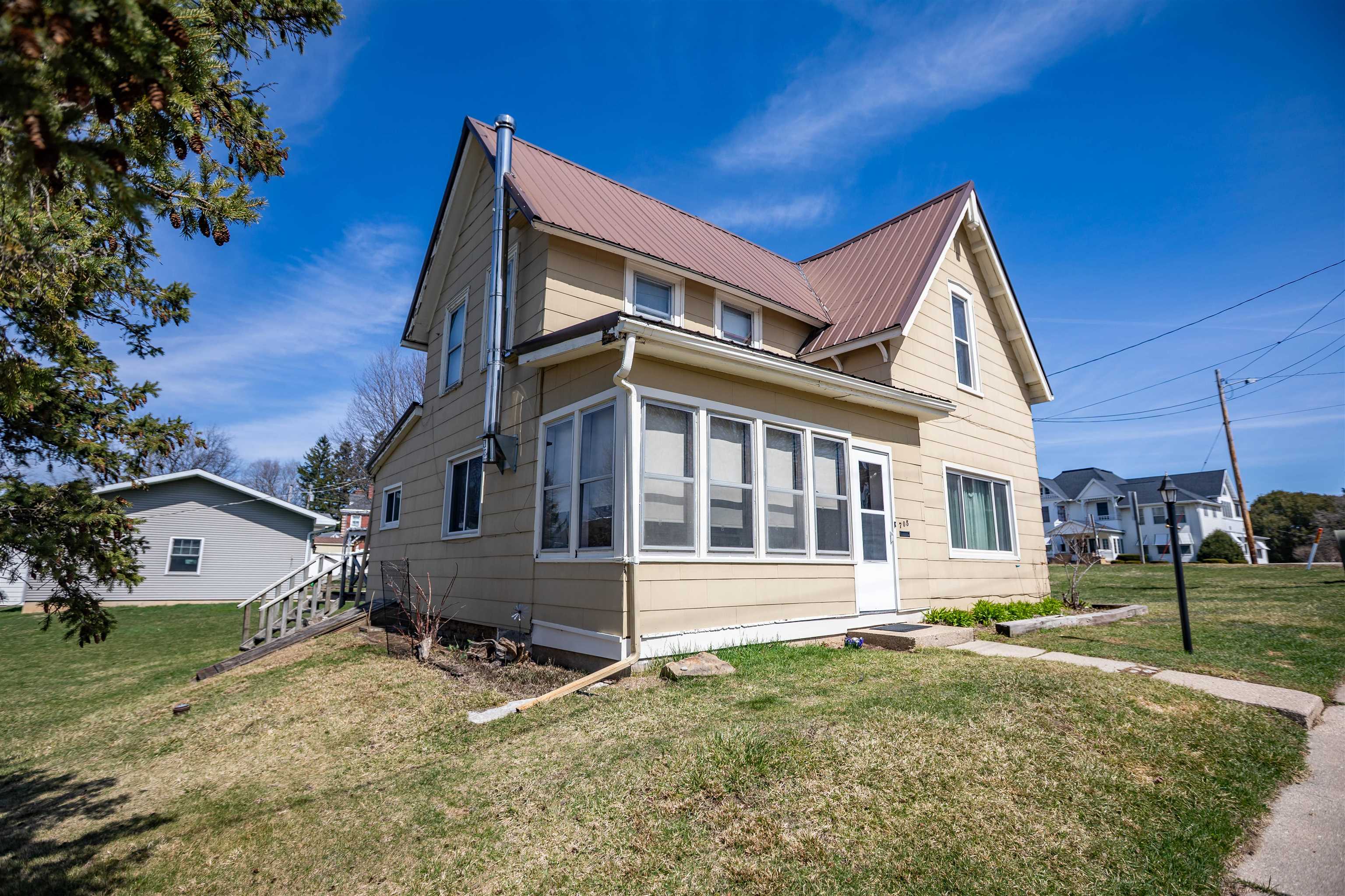 705 Fountain Street Mineral Point, WI 53565 - Photo 11 of 38