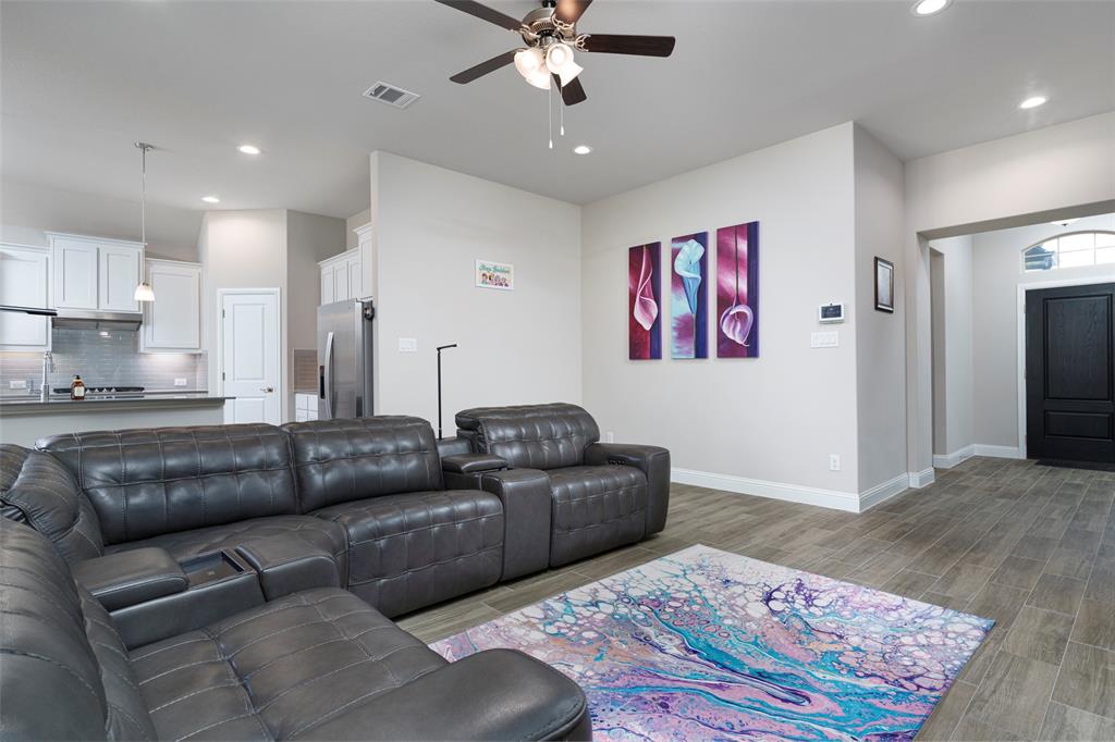 3648 Walnut Rdg Drive Grand Prairie, TX 76065 - Photo 7 of 33