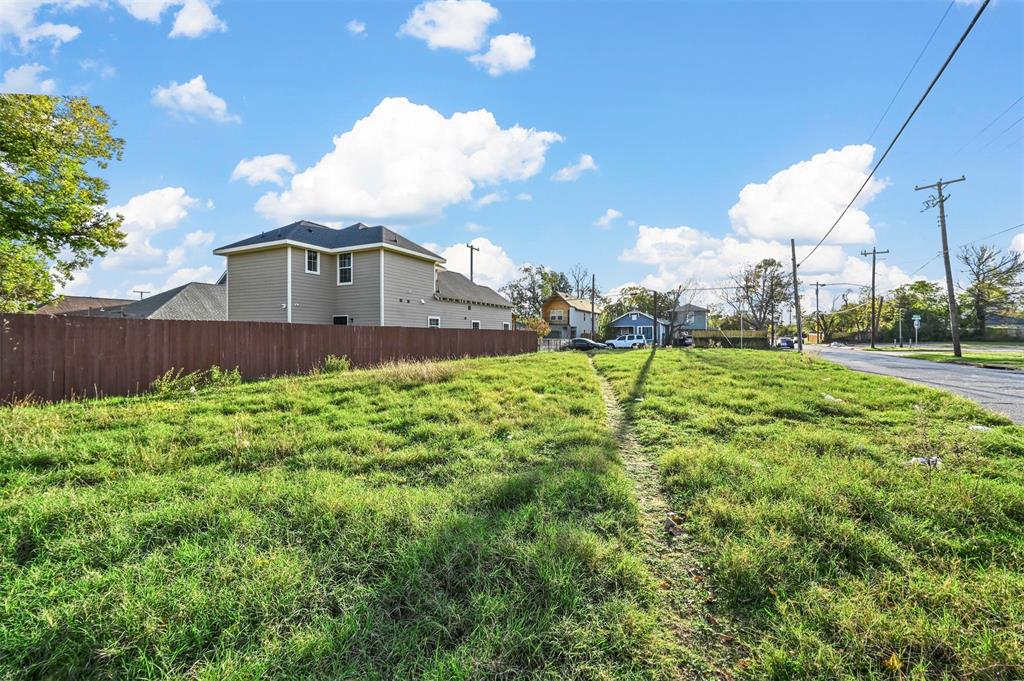 2510 Foreman Street Dallas, TX 75210 - Photo 15 of 17