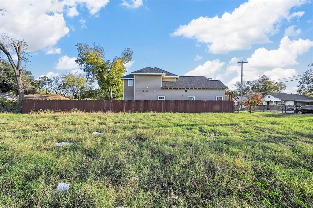 2510 Foreman Street Dallas, TX 75210 - Photo 16 of 17