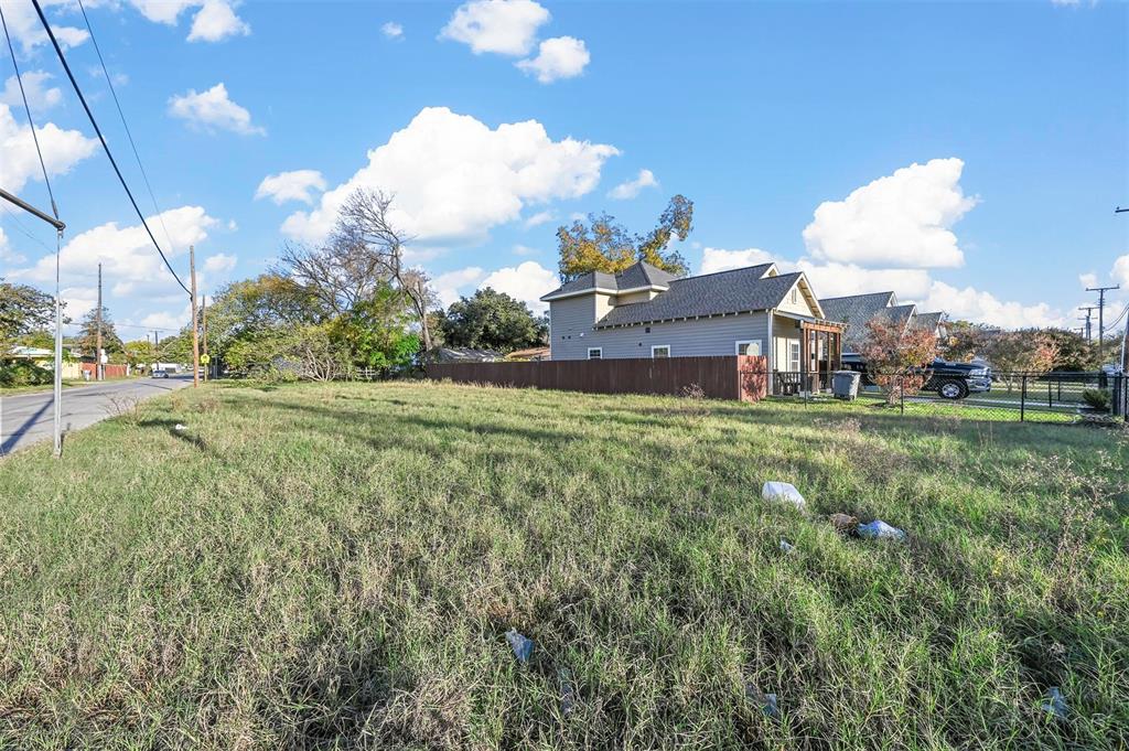 2510 Foreman Street Dallas, TX 75210 - Photo 9 of 17