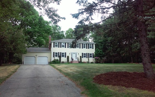32 Dalton Road Holliston, MA 01746 - Photo 3 of 26 Gallery Image 3