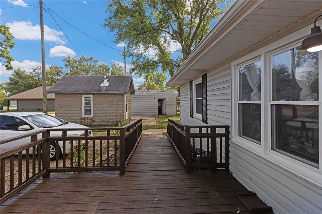 808 East Front Street Perry, KS 66073 - Photo 4 of 27