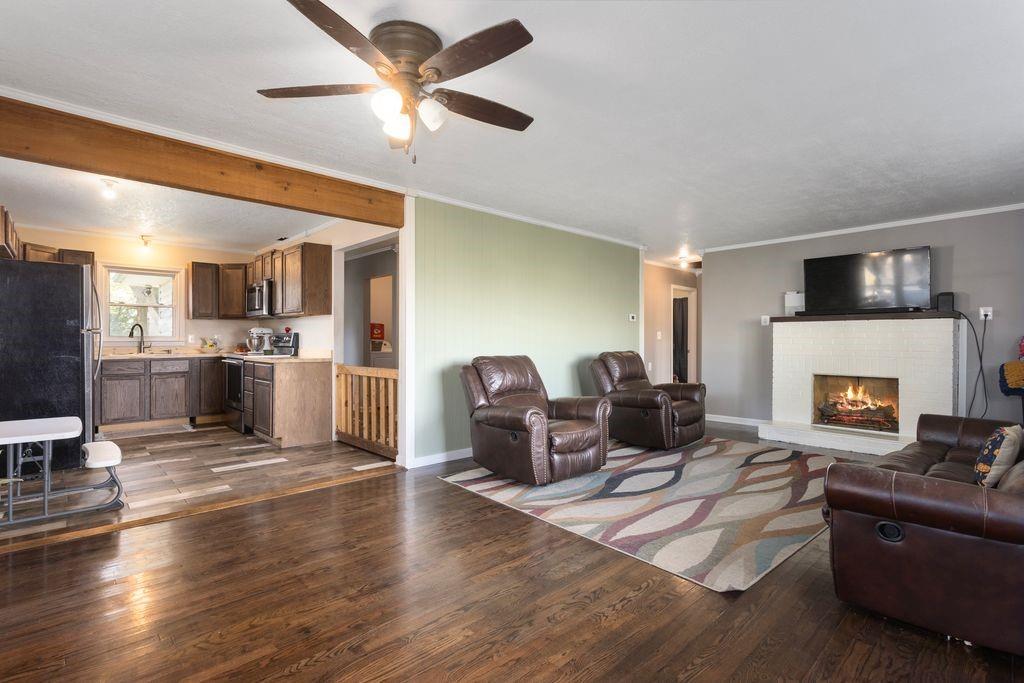 808 East Front Street Perry, KS 66073 - Photo 7 of 27