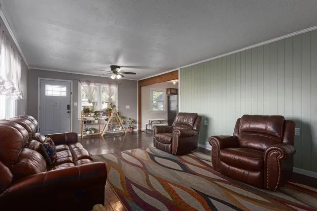 $220,000 | 808 East Front Street, Perry, KS 66073