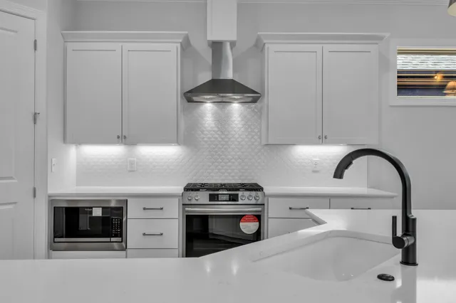 a close view of stove top oven