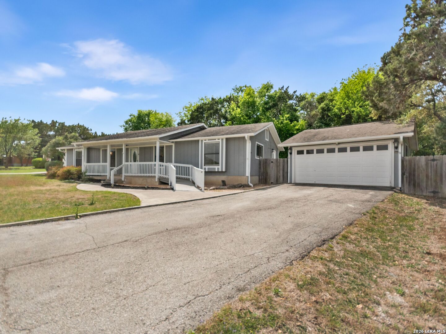 113 View Point Drive East Boerne, TX 78006 - Photo 5 of 35